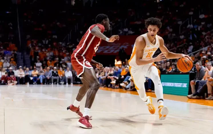 Tennessee Basketball Star Nate Ament Suffers Injury Against Alabama