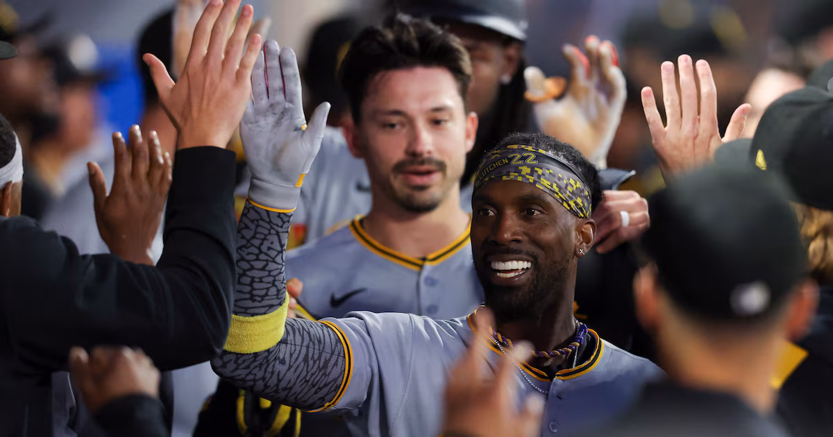 Texas Rangers, former NL MVP Andrew McCutchen agree to minor league deal