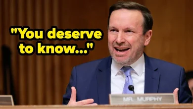 This Senator Is Going Viral For Sharing How "Incoherent" And "Incomplete" Trump's War Plan Is - buzzfeed.com