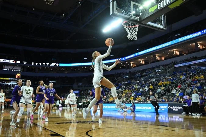 Top-Seeded NDSU Women’s Basketball Edges Fifth-Seeded St. Thomas, 63-51