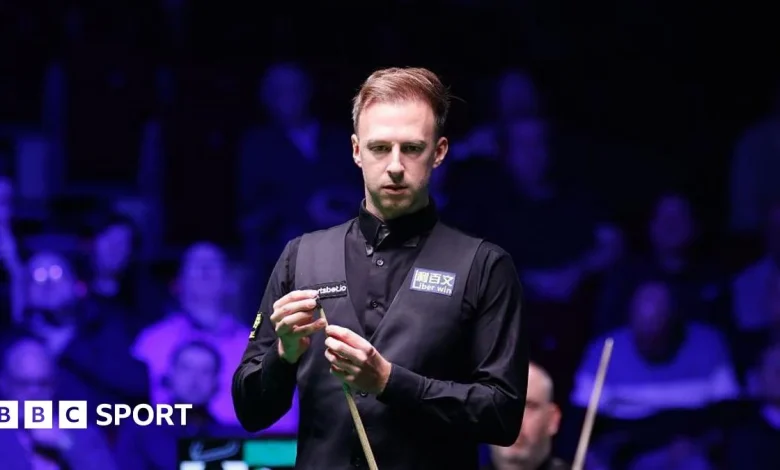Tour Championship: Judd Trump beats Mark Allen in first round