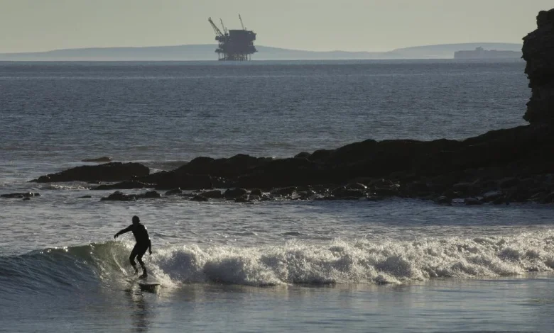 Trump administration sets stage to OK controversial offshore oil plan