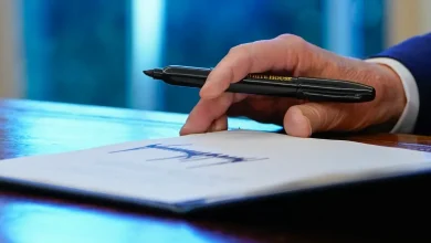 Trump's signature will be on US dollar bills. Here’s a possible view.