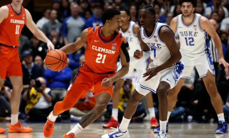 Twitter Gold: Dame Sarr Is A Lights-Out Defender