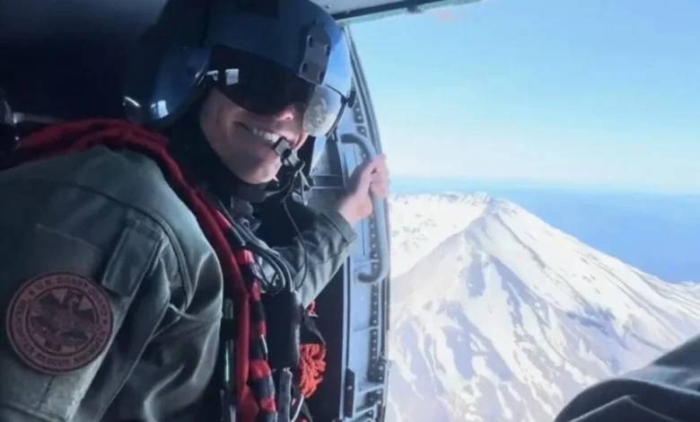 US Coast Guard rescue swimmer dies after being injured during medical response off Washington coast