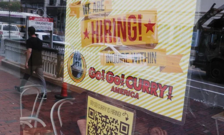 US weekly jobless claims unchanged; layoffs decline 55% in February