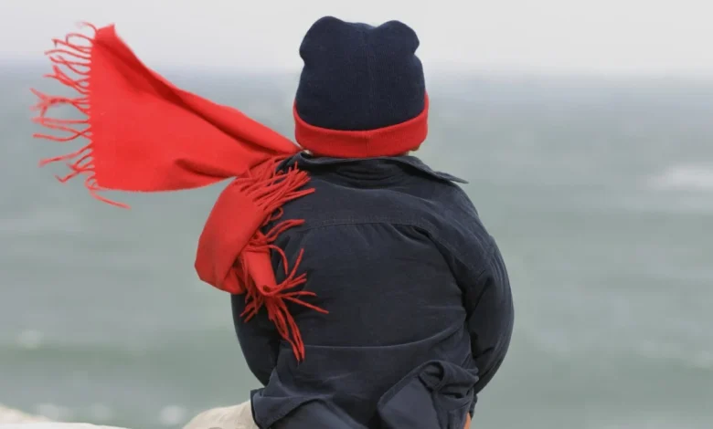 Utility outages possible as strong winds and colder air arrive Monday night