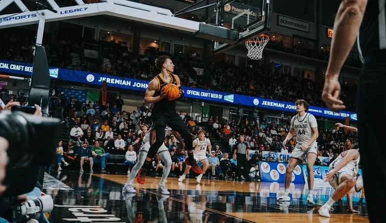 Vandals, Eagles to Square Off on Primetime for Championship Berth