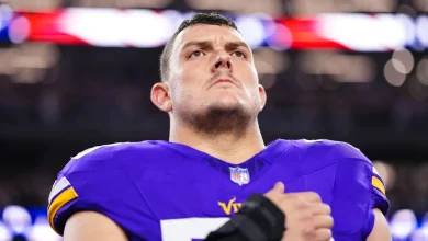 Vikings C Ryan Kelly announces his retirement