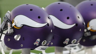 Vikings add OT depth, sign Ryan Van Demark to one-year deal