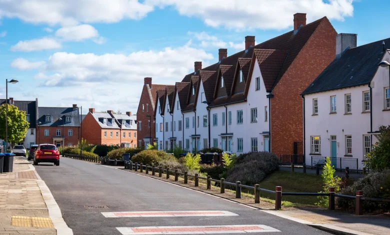 Vistry (FY Results): soft outlook, CEO retiring