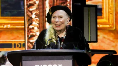 Watch Joni Mitchell Perform, Accept Lifetime Achievement Award at 2026 Junos