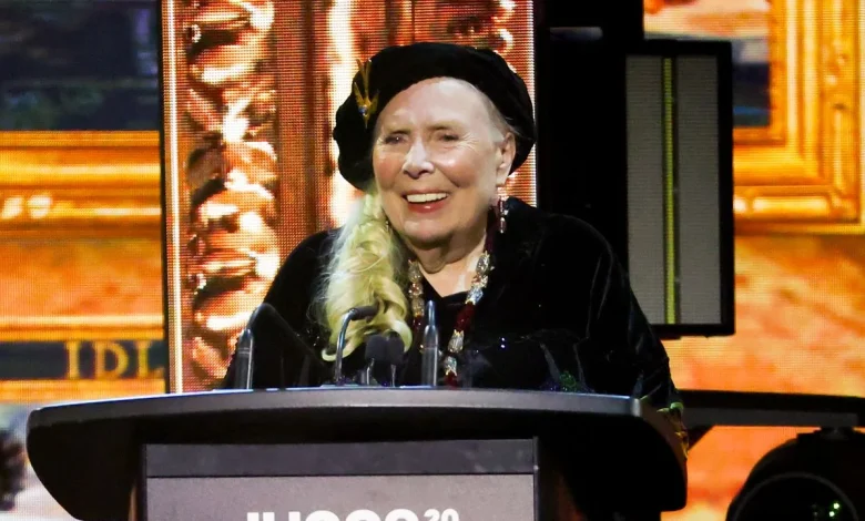 Watch Joni Mitchell Perform, Accept Lifetime Achievement Award at 2026 Junos