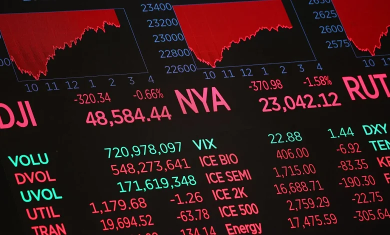 What financial advisers say to do as the Iran war rattles investments : NPR