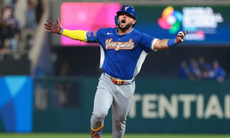 Wilyer Abreu’s titanic home run lifts Venezuela over Japan and into the WBC semifinals