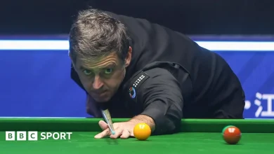 World Open: Ronnie O'Sullivan sees off Shaun Murphy to reach 150th ranking quarter-final