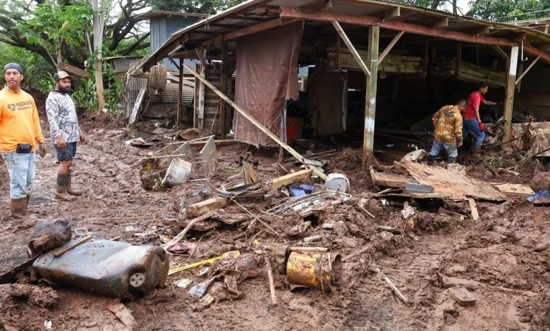 Worst Hawaii flooding in 20 years leaves some homes in mud as recovery begins: "We lost everything"