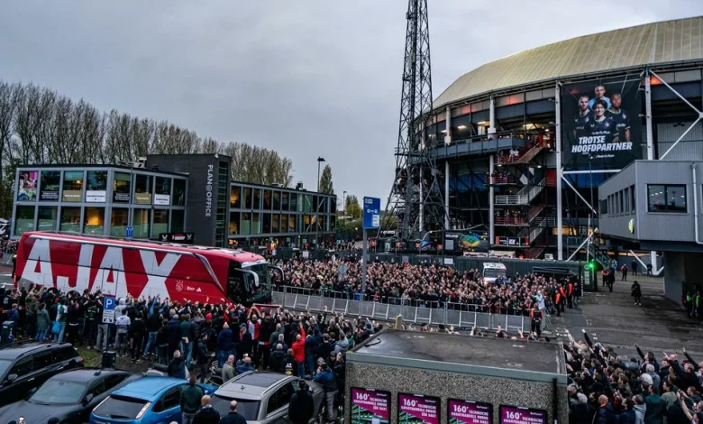 Zak met miljoenen hangt boven Klassieker: het belang van plek twee in de eredivisie