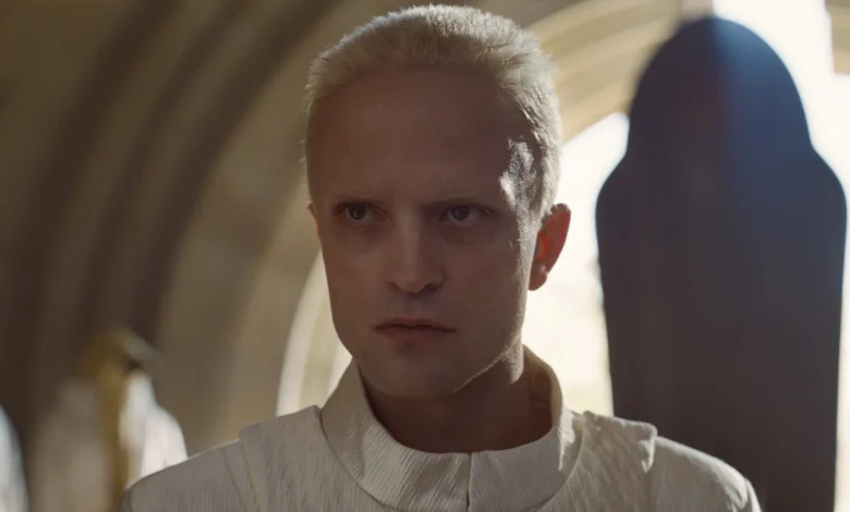 Zendaya, Robert Pattinson Introduce New Trailer