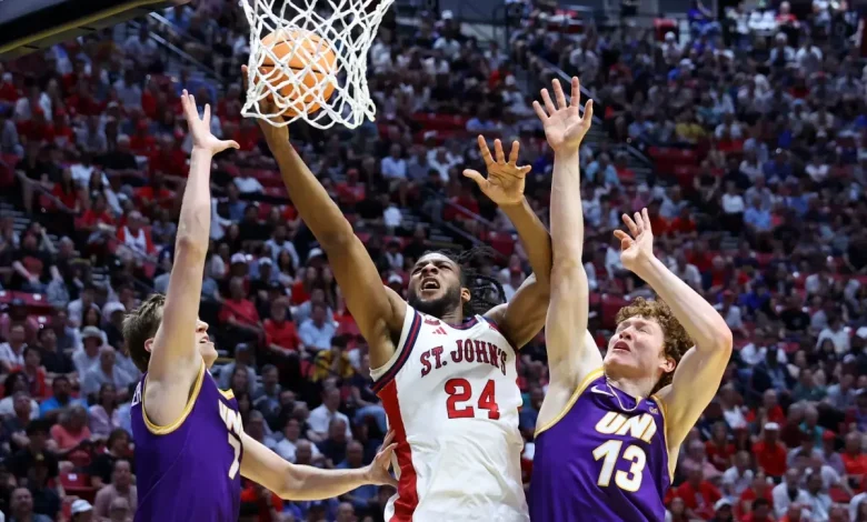 Zuby Ejiofor gives St. John’s guard pep talk after uneven March Madness performance