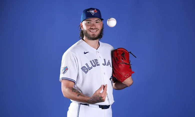 ¿Quién es Cody Ponce? El mexicano que refuerza la rotación de los Toronto Blue Jays en 2026