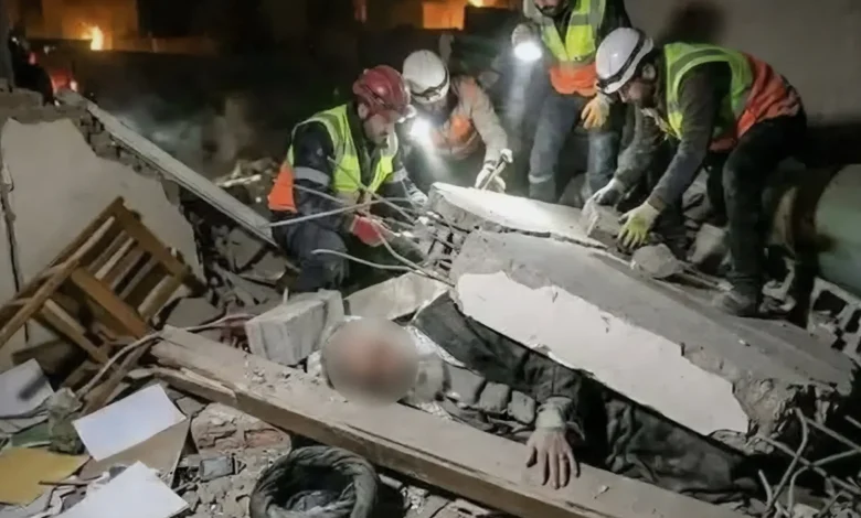 صورة جثمان خامنئي المتداولة مفبركة.. وهذه أدلة التزوير