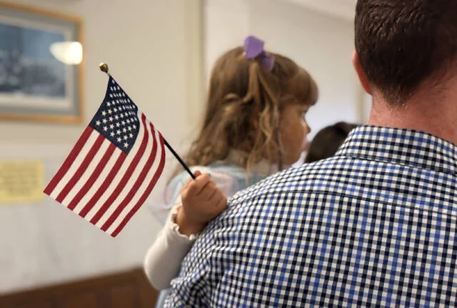 ‘It feels amazing’: Immigrants become U.S. citizens in Pittsburgh naturalization ceremony