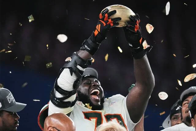 ‘Mountainous’ Miami tackle Markel Bell has pre-draft visit with Steelers