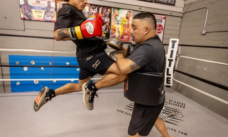 ‘Su ética de trabajo es excepcional’: el luchador entrenado en Santa Rosa se prepara para su debut en la UFC