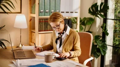 2 UK shares with over 20 years of consecutive dividend growth