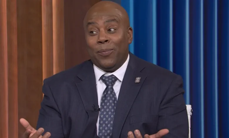 After Standing Up for Immigrants, Charles Barkley Sounds Off About Iran, Artemis II Moon Mission and Pam Bondi in ‘SNL’ March Madness Opener