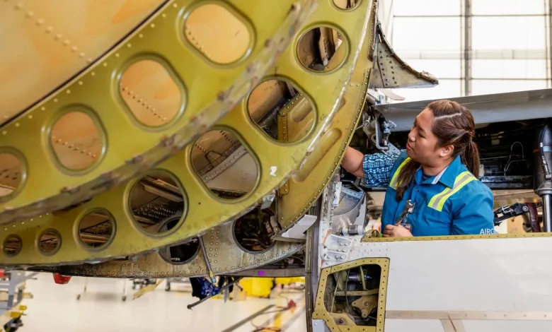 Alaska Airlines expands Military Technician Transition Program to include new civilian career pathways at Hawaiian Airlines