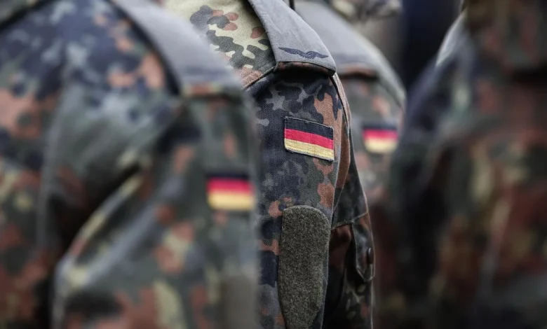 Allemagne : les hommes de 17 à 45 ans doivent désormais obtenir une autorisation de l’armée pour un long séjour à l’étranger
