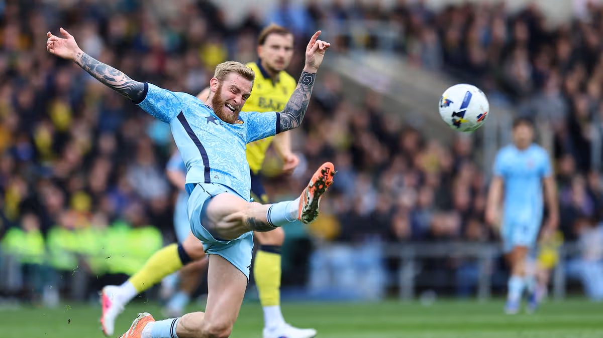 'Angry' Hull City boss Sergej Jakirovic makes Oli McBurnie confession