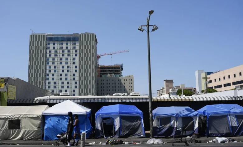 Appeals court upholds block on HUD homelessness overhaul : NPR