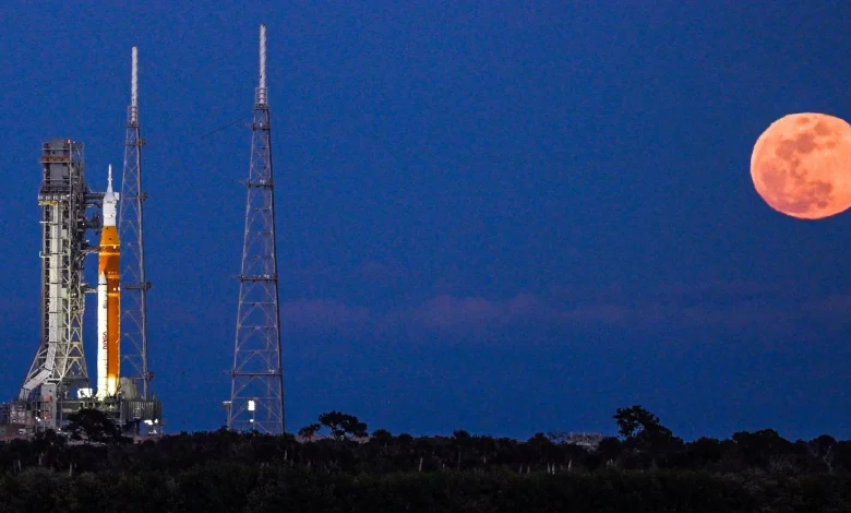 April's full 'Pink Moon' rises tonight — just as NASA readies its Artemis 2 moon mission