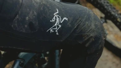 Arc'teryx chega ao MTB com roupas projetadas para os terrenos mais exigentes