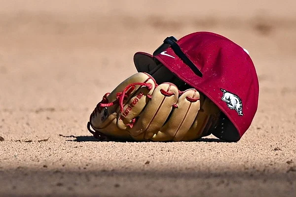 Arkansas baseball rallies again to sweep No. 9 Alabama on the road