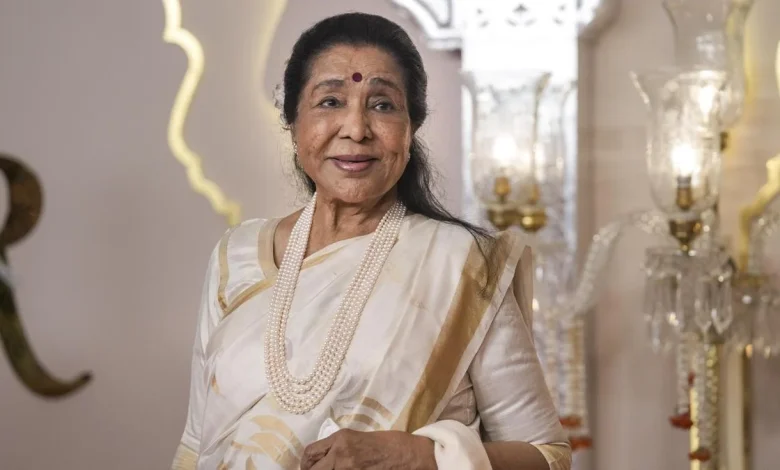 Asha Bhosle admitted to hospital due to chest infection, says her granddaughter