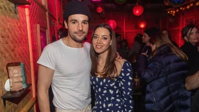 Aubrey Plaza and Chris Abbott Are Having a Baby