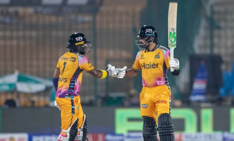 Babar 71* helps Zalmi extend lead at top