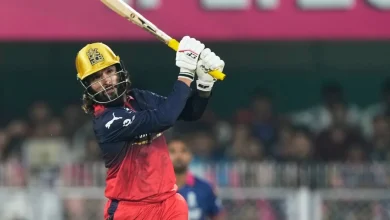 Ball by Ball Commentary & Live Score - RCB vs DC, 26th Match