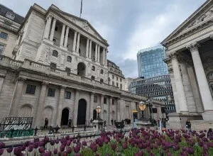 Bank of England rate cuts hinge on Iran war resolution