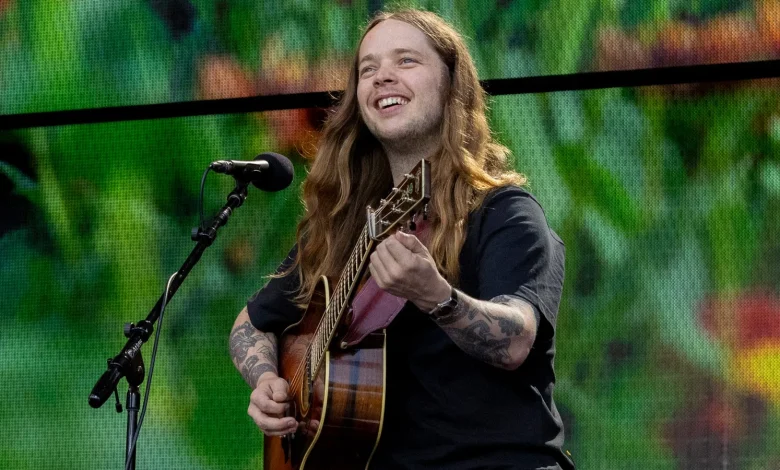 Billy Strings Breaks Leg on Skateboard, Postpones Shows