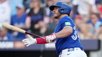 Blue Jays' Kirk to have thumb surgery, timeline still unclear