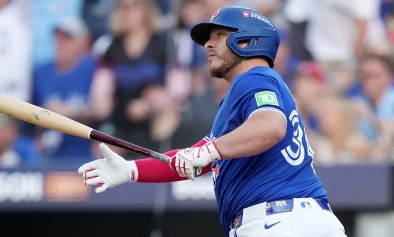 Blue Jays' Kirk to have thumb surgery, timeline still unclear