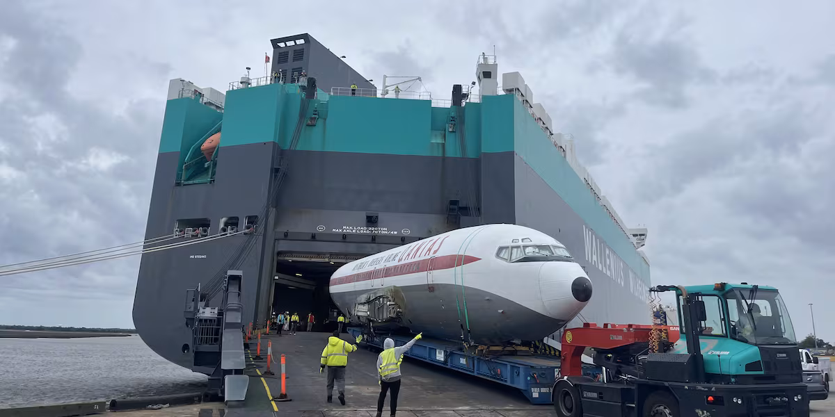 Boeing 707 owned by John Travolta, Frank Sinatra moves through Port of Brunswick