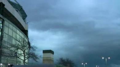 Brewers play through tornado warning