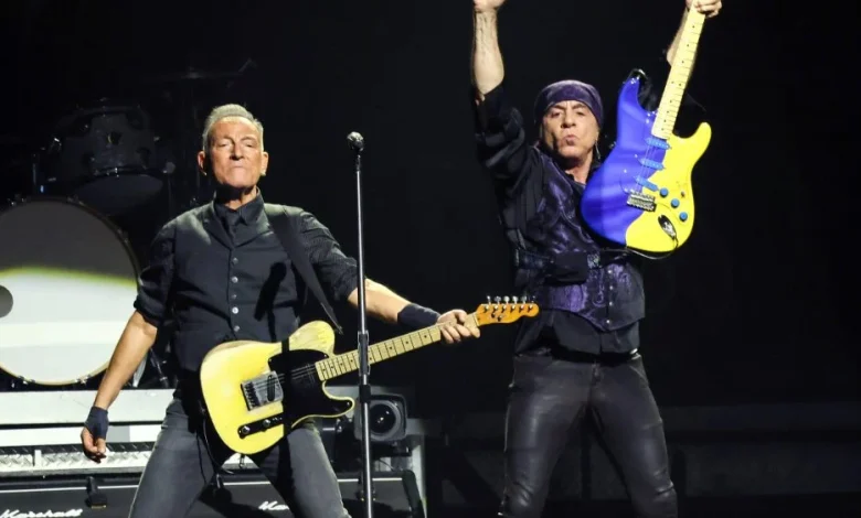 Bruce Springsteen Opens 'Land of Hope and Dreams'' Tour: Concert Review