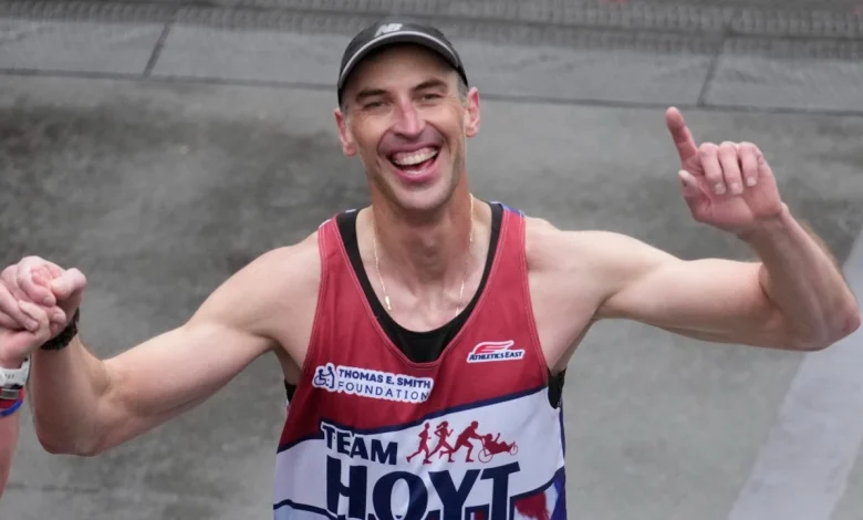Bruins legend Zdeno Chara completes third Boston Marathon